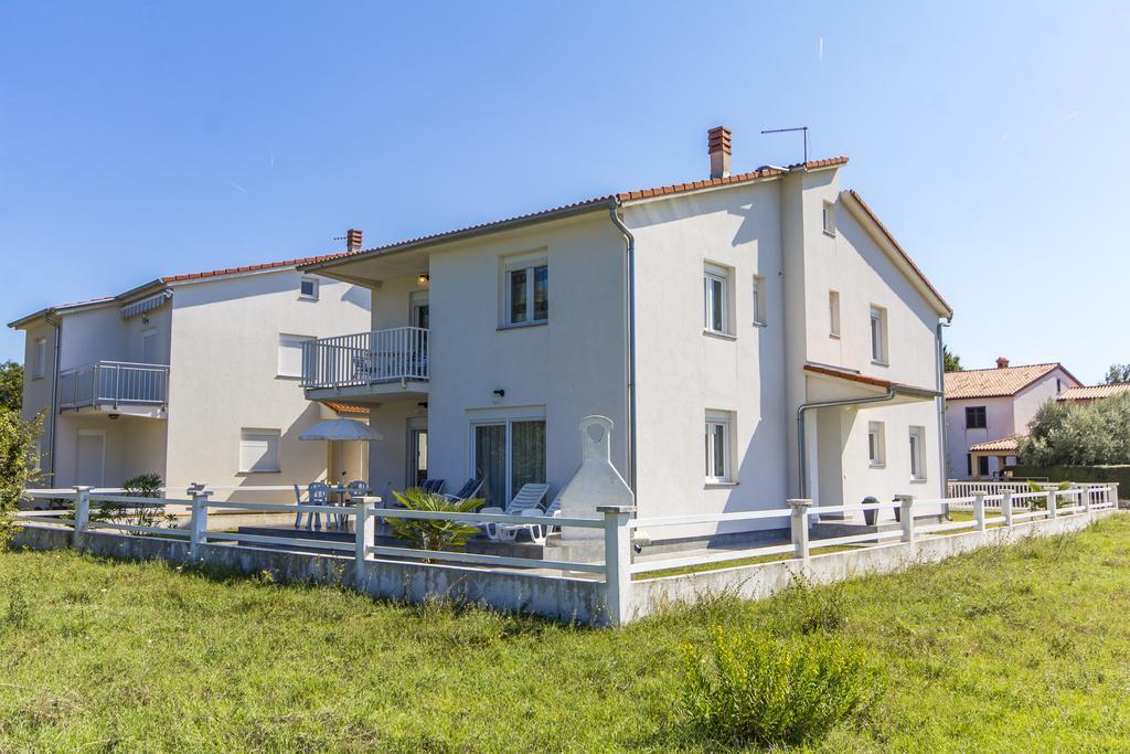 Apartments Alba Fažana Buitenkant foto
