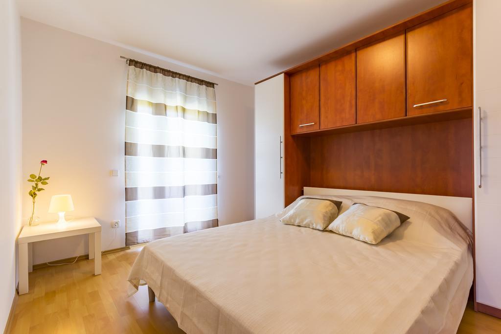 Apartments Alba Fažana Buitenkant foto