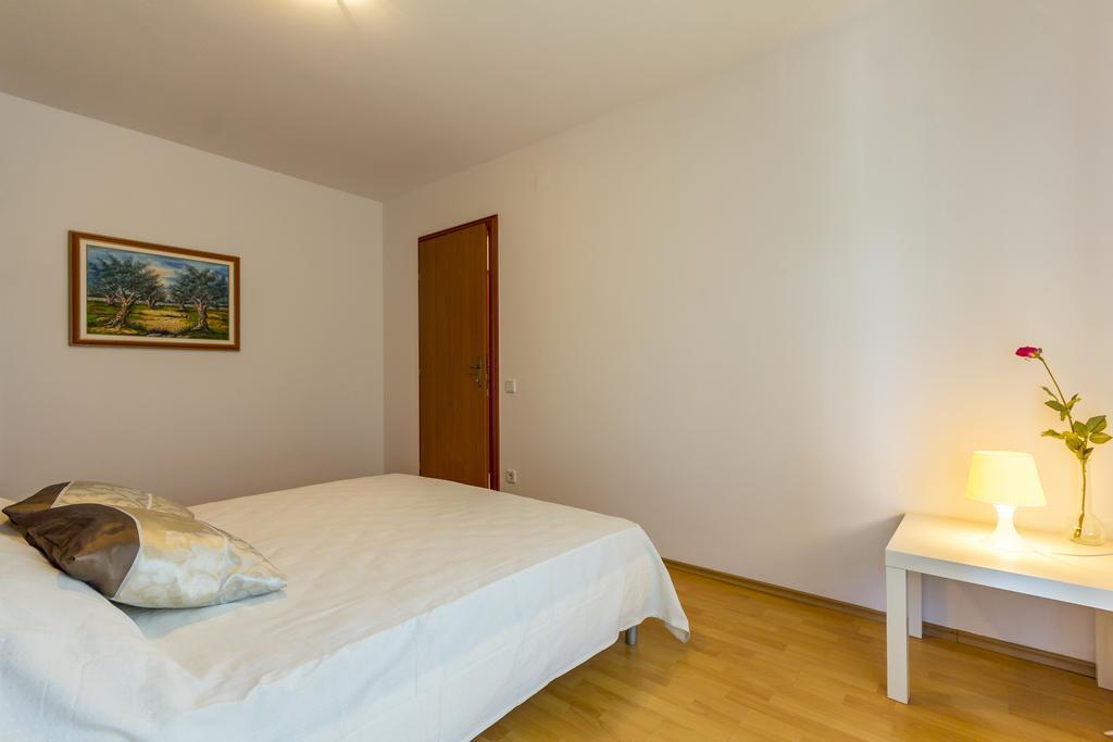 Apartments Alba Fažana Buitenkant foto